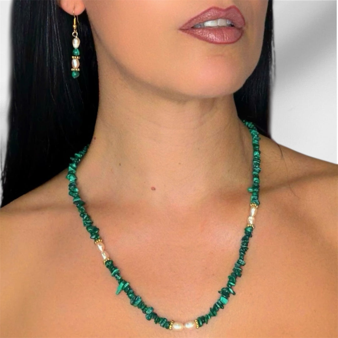 Pendientes de malaquita verde y perlas naturales de Sfinge Joyas