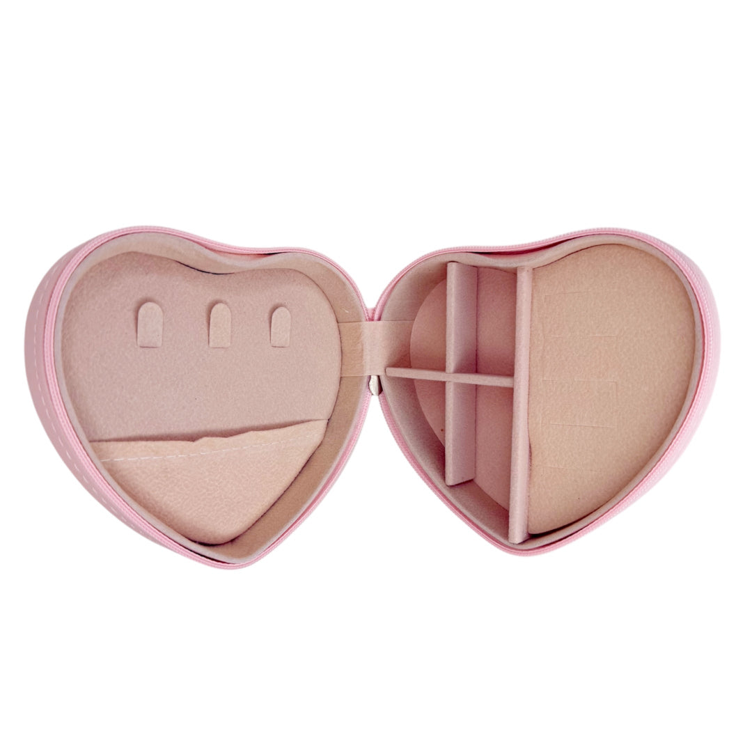 Interior del joyero con compartimentos para joyas – regalo