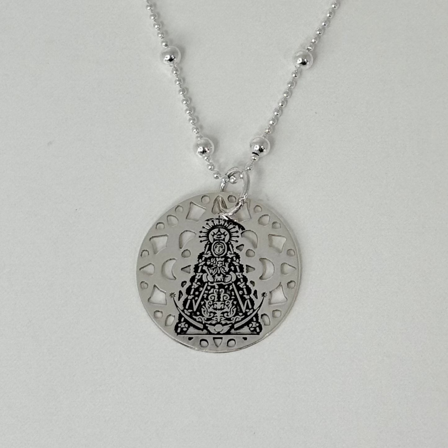 Gargantilla de Plata Virgen del Rocío - Diseño Original y Personalizable