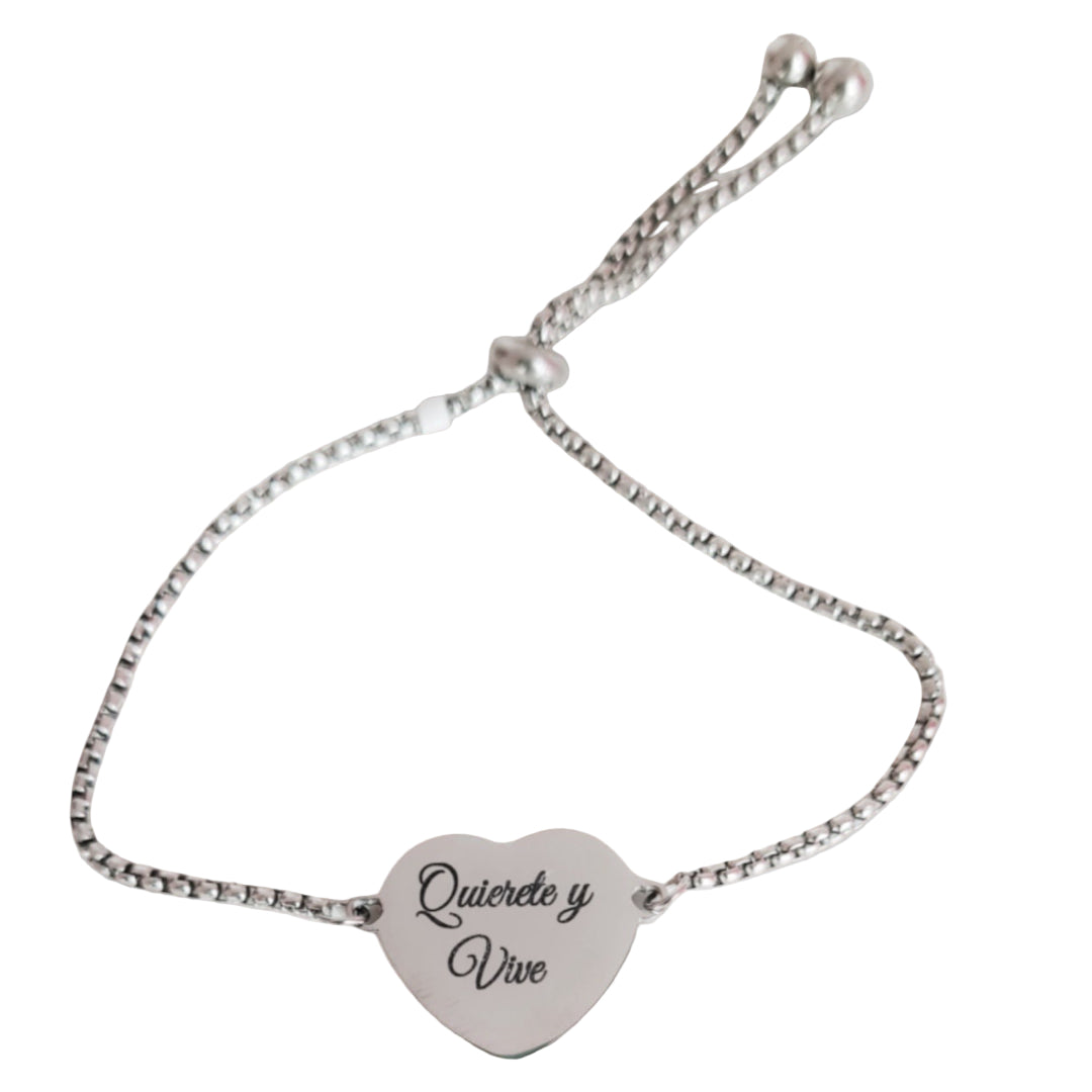 Pulsera de acero inoxidable con corazón grabado – Diseño ajustable y elegante