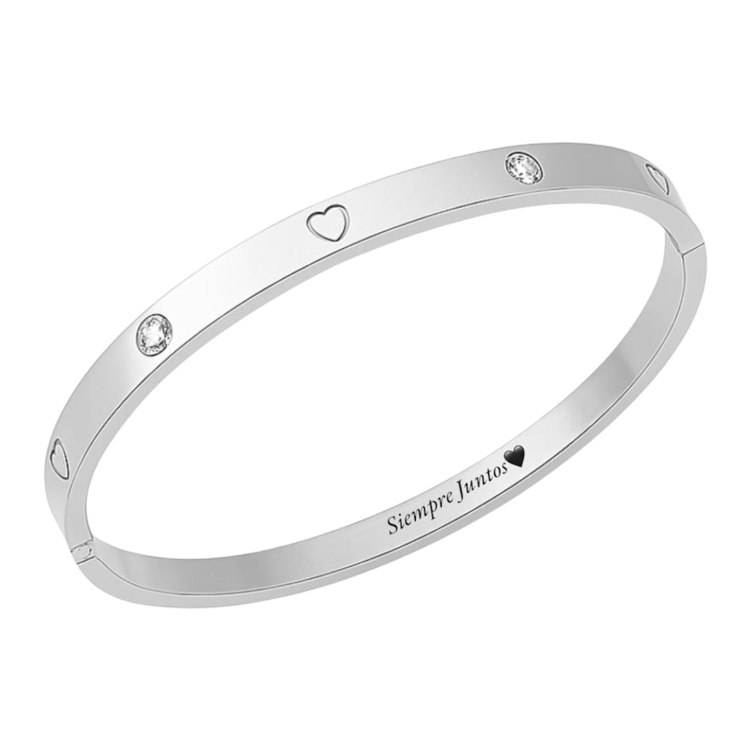 Pulsera plateada personalizada con corazones y grabado de nombre o frase