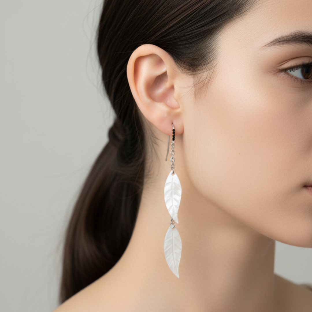 Pendientes Hoja Blancos Largos – Diseño Natural y Ligero | Sfinge