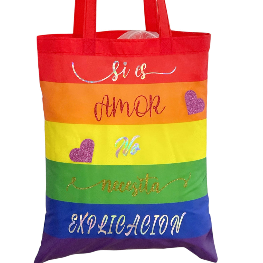 Bolsa tote Rainbow multicolor con mensaje “Si es amor no necesita explicación”, fabricada en RPET reciclado