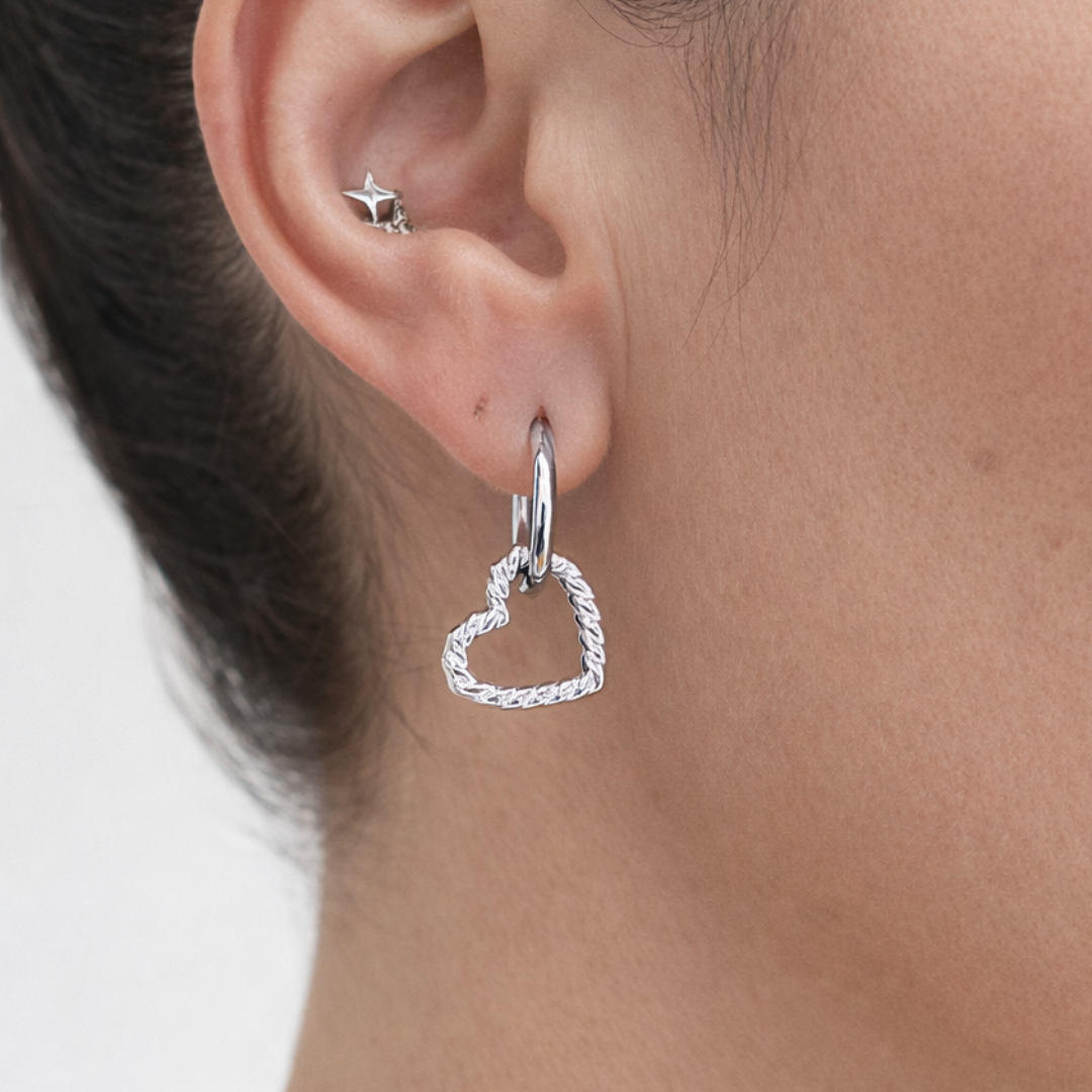 Pendientes Corazón Colgantes – Diseño Delicado