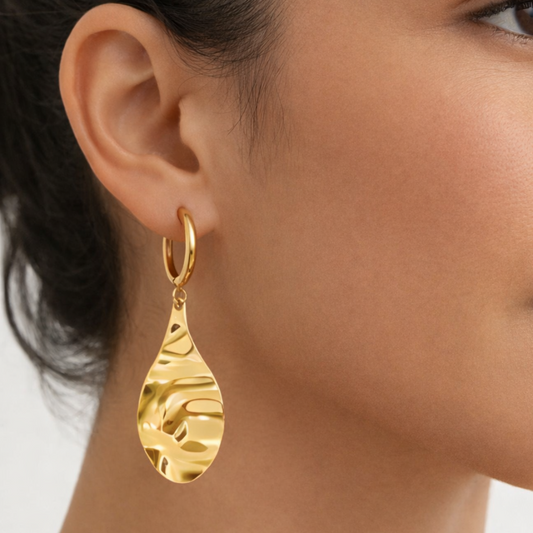 Pendientes LÚMINA – Diseño fluido con brillo elegante