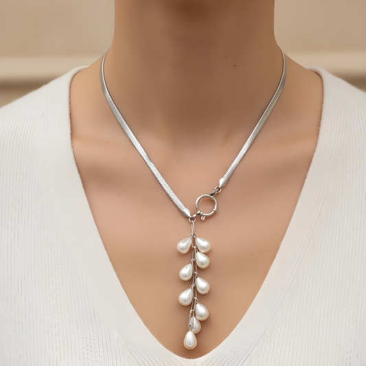 Gargantilla de acero con cascada de gotas de nácar – Sfinge