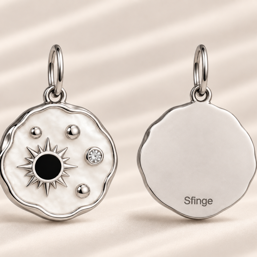 Charm Solaris plateado con sol y circonita