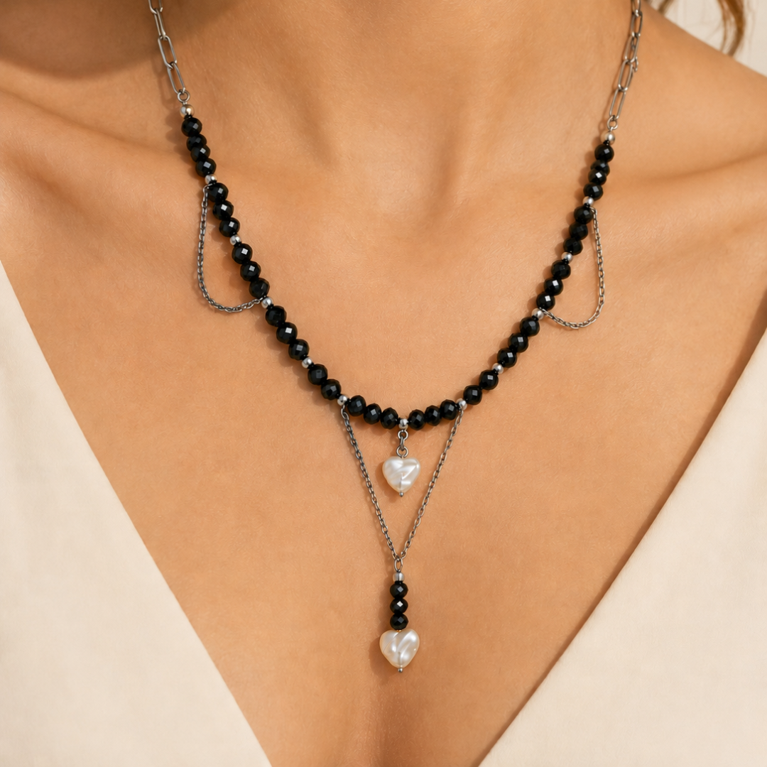 Gargantilla de cristal checo negro con corazón de nácar, acero inoxidable, Sfinge, amuleto