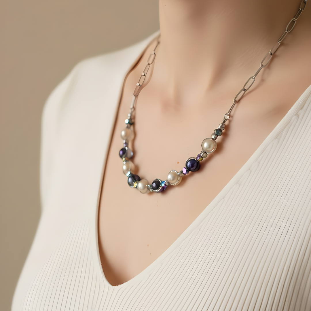 Gargantilla artesanal Sfinge de acero con perlas naturales de agua dulce – diseño exclusivo y elegante – Sfinge