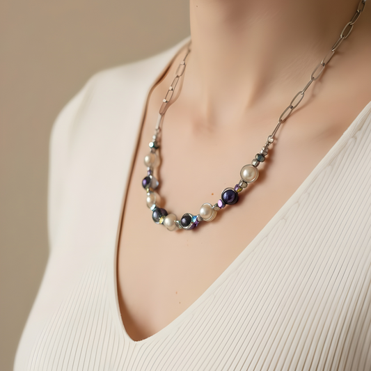 Gargantilla artesanal Sfinge de acero con perlas naturales de agua dulce – diseño exclusivo y elegante – Sfinge