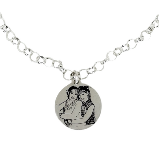 Pulsera de plata personalizada con fotograbado láser de nombre, fecha o foto – Sfinge Joyas.