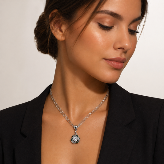 Gargantilla ESENCIA VERDE – Collar Acero con Circonita Central y Detalle Verde