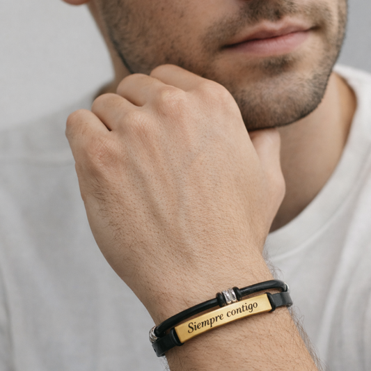 Pulsera doble personalizable de piel con placa grabada – Sfinge