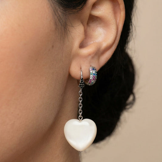 Pendiente Corazón de Nácar – Diseño elegante con movimiento