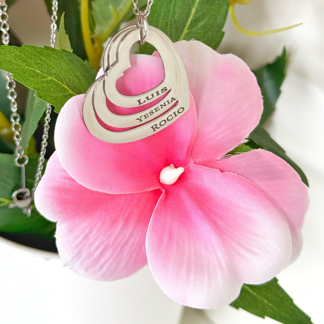 Gargantilla de Plata Personalizada con Nombres – Joya Única y Especial