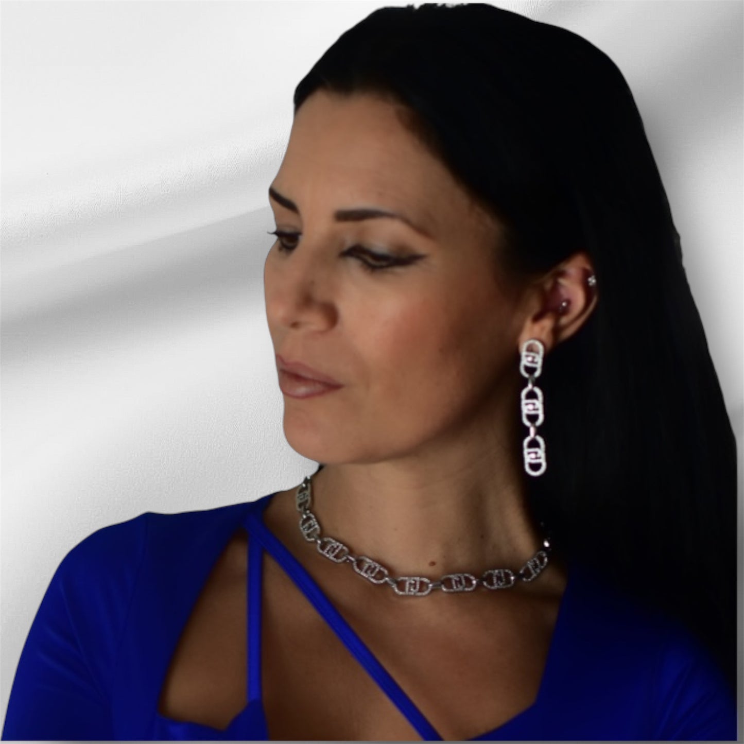 Pendientes largos con monograma