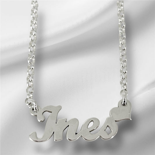 Gargantilla personalizada en plata con nombre y corazón – Elige tu estilo ideal