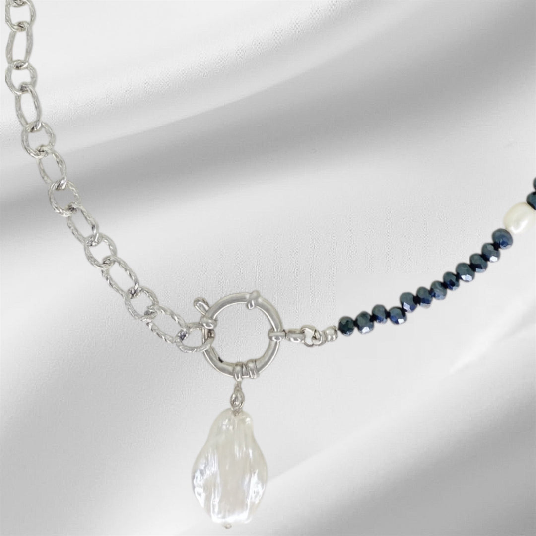 Gargantilla Boreal con cristal facetado y perla barroca