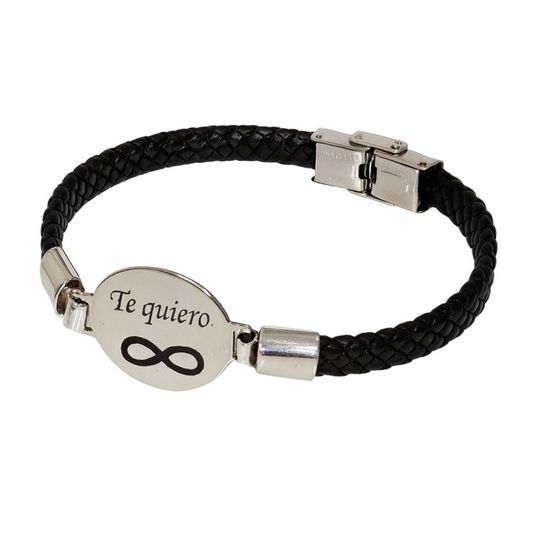 Pulsera personalizada de cuero negro con placa de plata grabada y cierre de acero – Sfinge