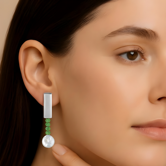 Pendientes Boreal con perla natural y cristal verde en acero plateado Sfinge