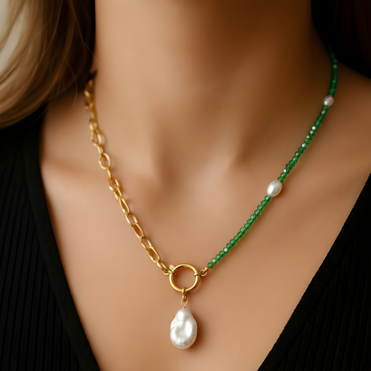 Gargantilla Boreal – Cristal Facetado Verde y Perla Barroca Natural | Sfinge