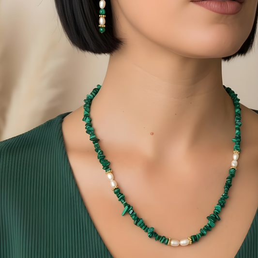 Gargantilla de malaquita y perlas naturales | Diseño exclusivo Sfinge