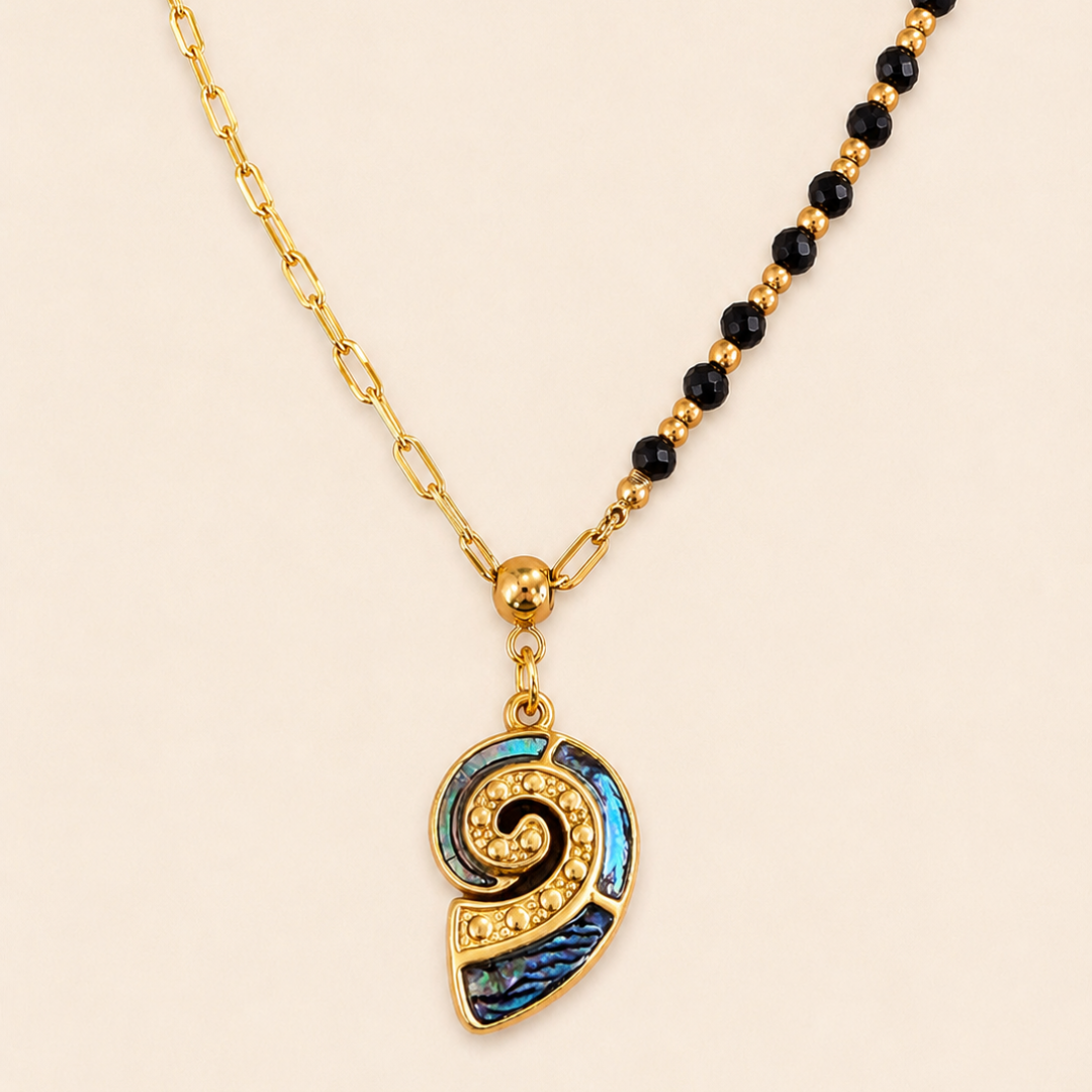 Collar Caracola de abalón, colección de Nalume de la marca sfinge