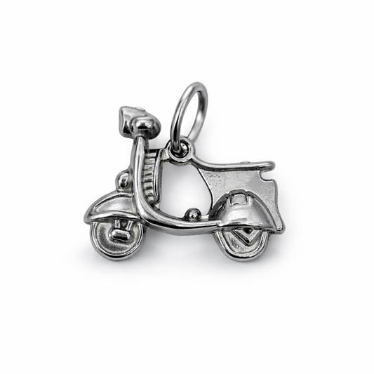 Charm moto de la colección Sfinge Infinity en acero inoxidable