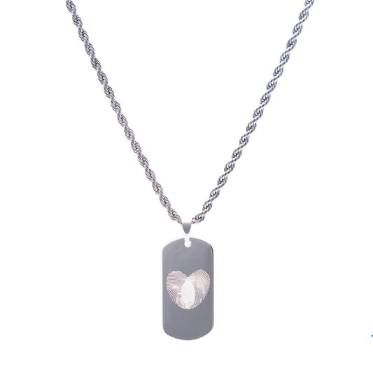 Collar interactivo E*Motion de acero con huellas grabadas y chip NFC – joya que guarda recuerdos y simboliza unión